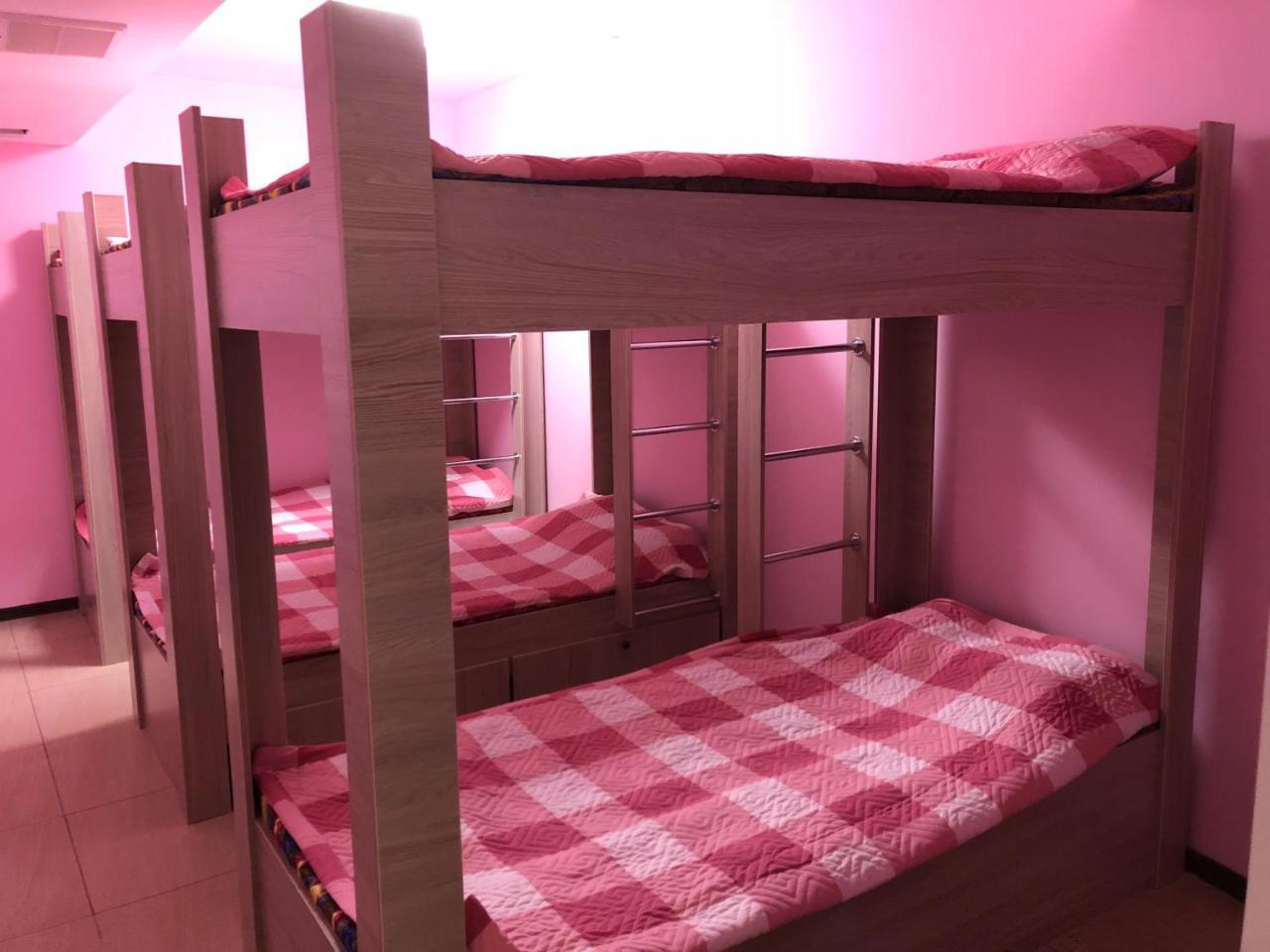 Apple City Hostel Almaty Luaran gambar
