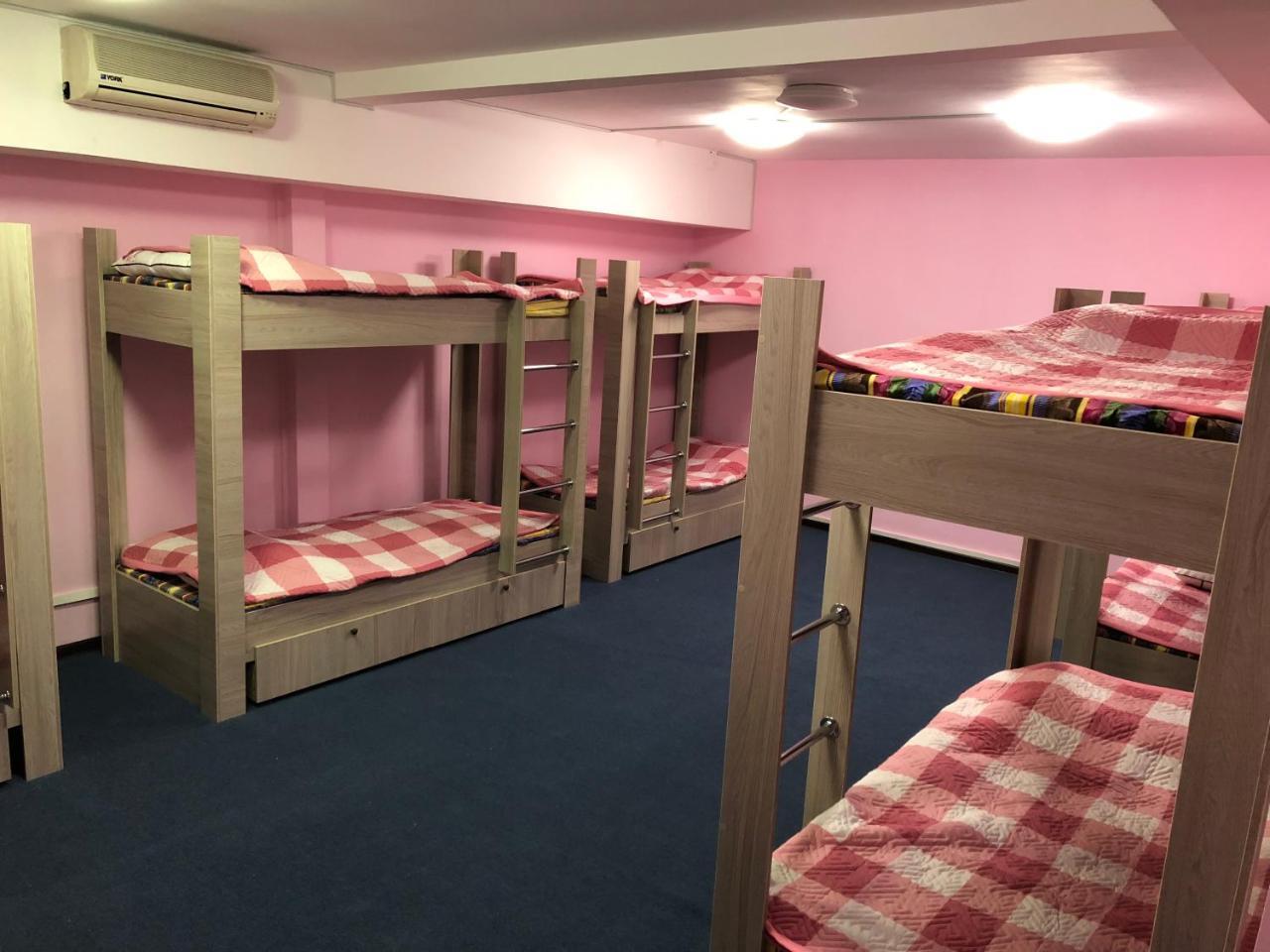 Apple City Hostel Almaty Luaran gambar